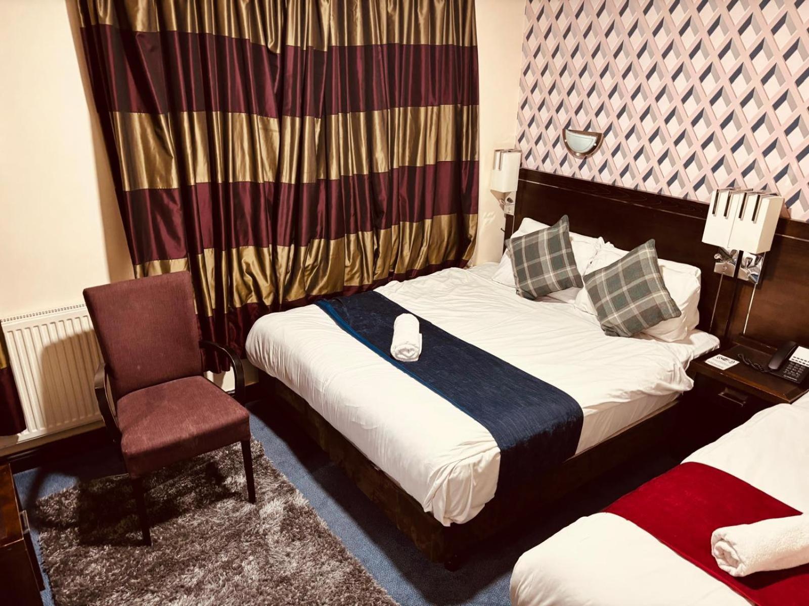 Acorn Lodge Hotel Gatwick & Parking Хорли Экстерьер фото