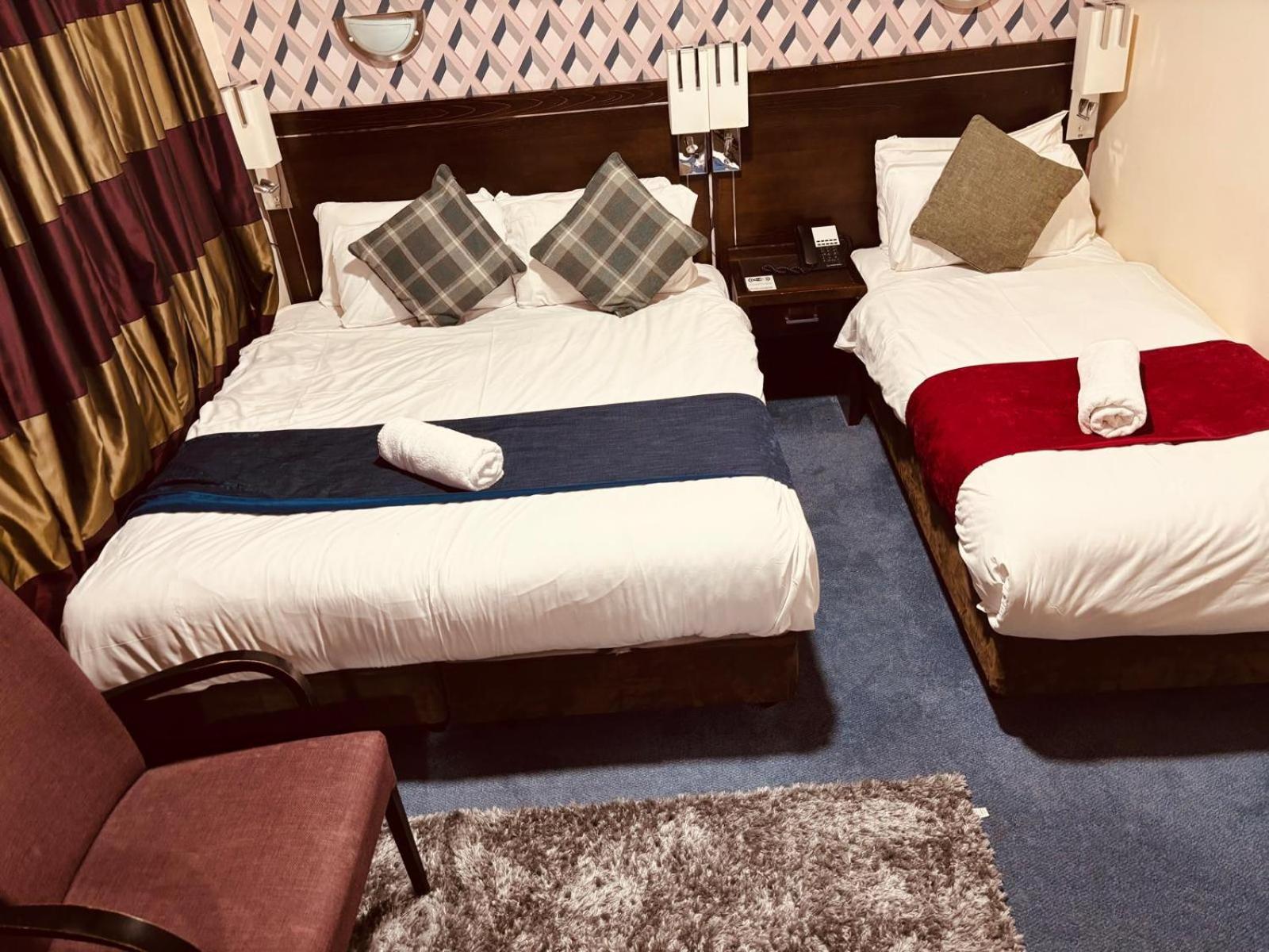 Acorn Lodge Hotel Gatwick & Parking Хорли Экстерьер фото